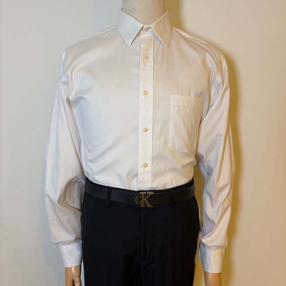 Kirkland Signature White Dress Shirt 16.5 34/35 Traditional Fit Non-Iron - Picture 2 of 10